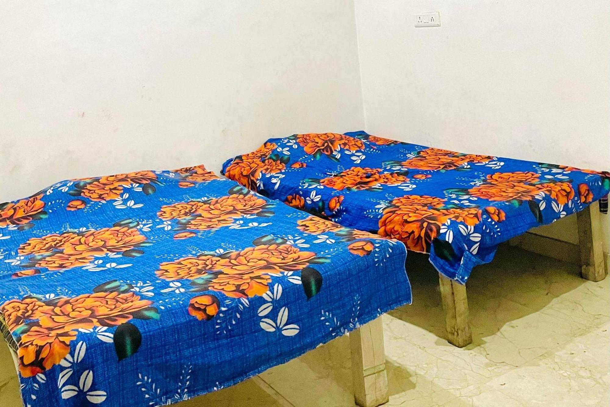 Om Sai Guest House Varanasi Exterior photo